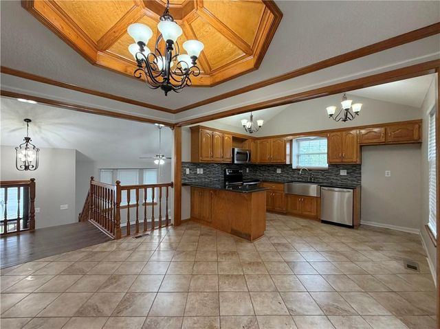1304 Huntington Circle, Greenwood, MO 64034