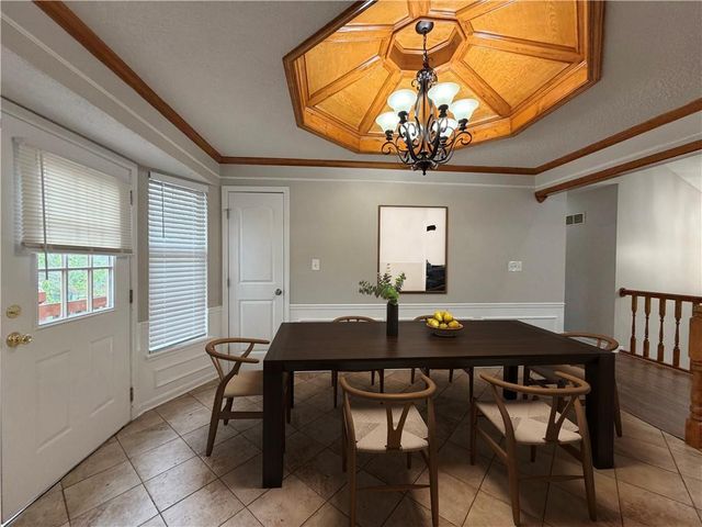 1304 Huntington Circle, Greenwood, MO 64034