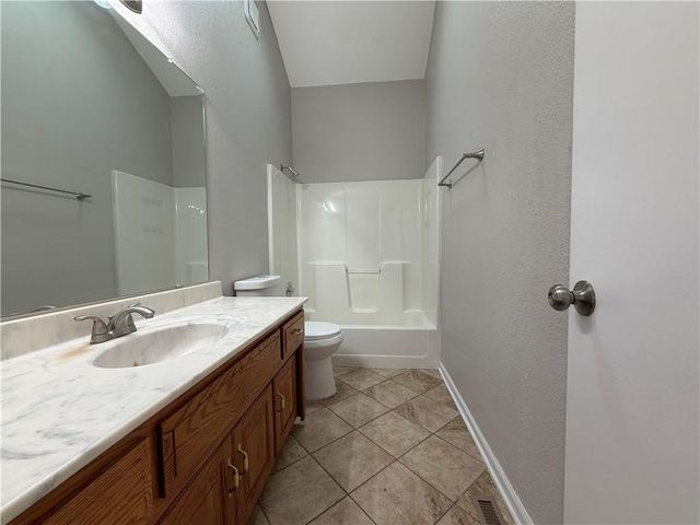 1304 Huntington Circle, Greenwood, MO 64034