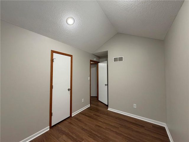 1304 Huntington Circle, Greenwood, MO 64034