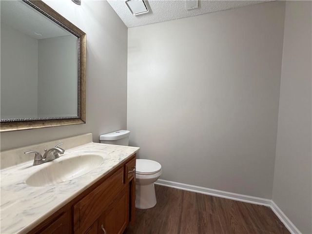 1304 Huntington Circle, Greenwood, MO 64034