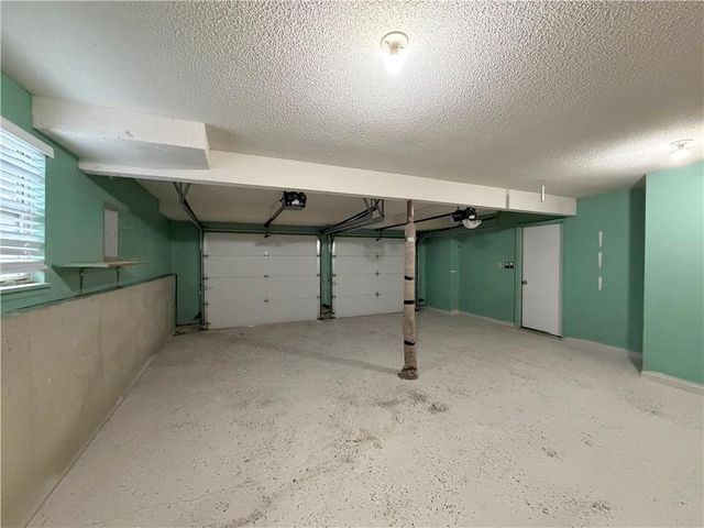 1304 Huntington Circle, Greenwood, MO 64034