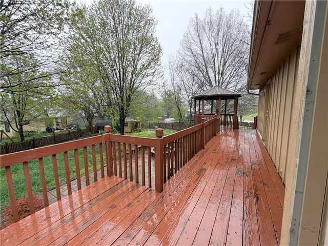 1304 Huntington Circle, Greenwood, MO 64034