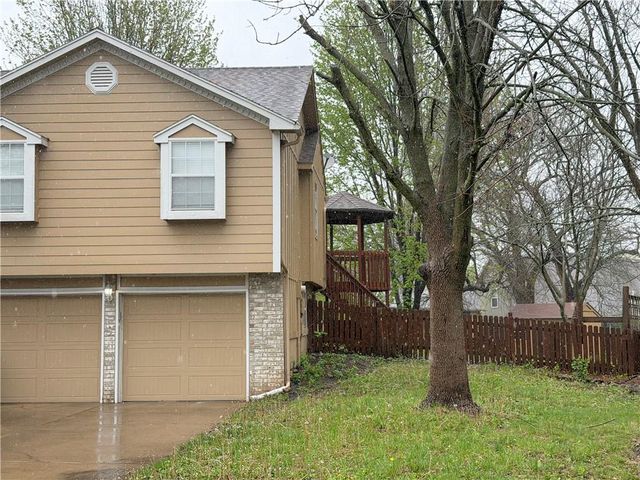 1304 Huntington Circle, Greenwood, MO 64034