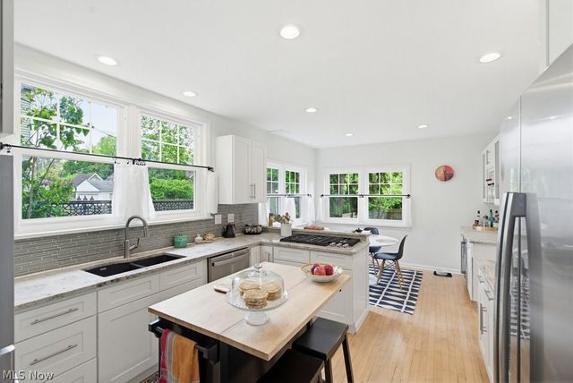 2798 Corydon Road, Cleveland Heights, OH 44118