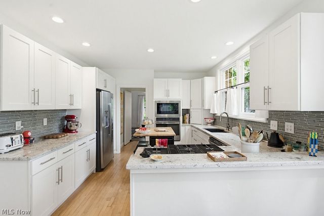 2798 Corydon Road, Cleveland Heights, OH 44118