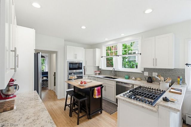2798 Corydon Road, Cleveland Heights, OH 44118