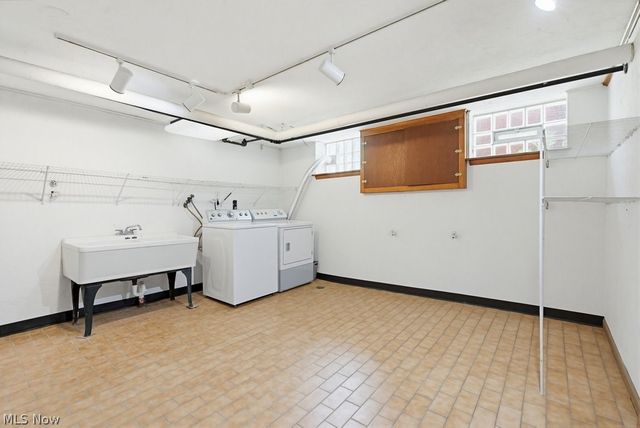 2798 Corydon Road, Cleveland Heights, OH 44118