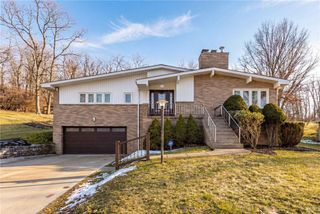 5613 Aiken Rd, Robinson Twp, PA 15136