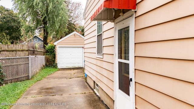 1315 Goodrich Street, Lansing, MI 48910
