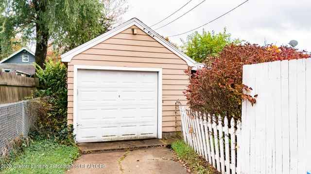 1315 Goodrich Street, Lansing, MI 48910