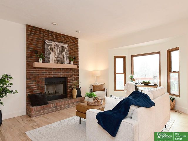 315 Pheasant Run Lane, Papillion, NE 68046