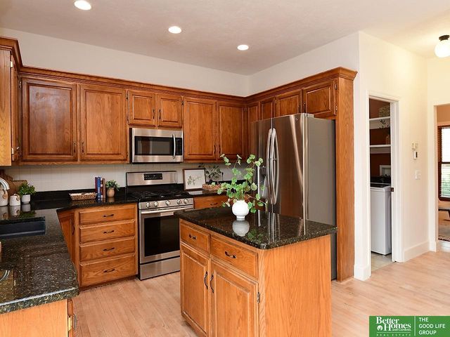 315 Pheasant Run Lane, Papillion, NE 68046