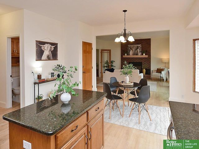 315 Pheasant Run Lane, Papillion, NE 68046