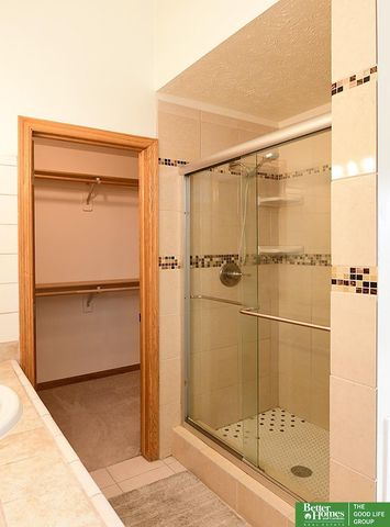 315 Pheasant Run Lane, Papillion, NE 68046