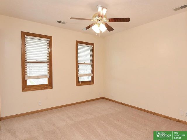 315 Pheasant Run Lane, Papillion, NE 68046