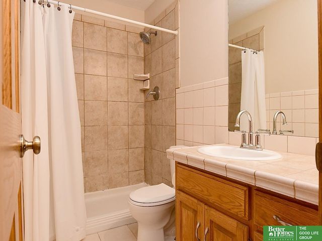 315 Pheasant Run Lane, Papillion, NE 68046