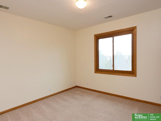 315 Pheasant Run Lane, Papillion, NE 68046