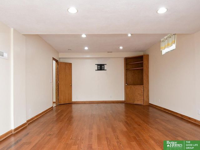 315 Pheasant Run Lane, Papillion, NE 68046