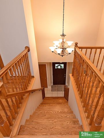 315 Pheasant Run Lane, Papillion, NE 68046