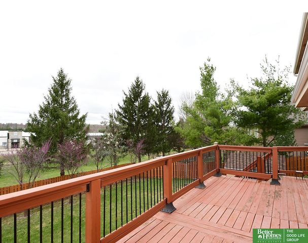315 Pheasant Run Lane, Papillion, NE 68046
