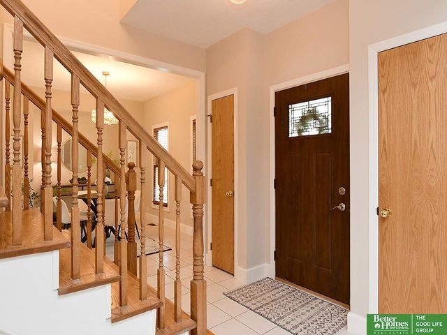 315 Pheasant Run Lane, Papillion, NE 68046