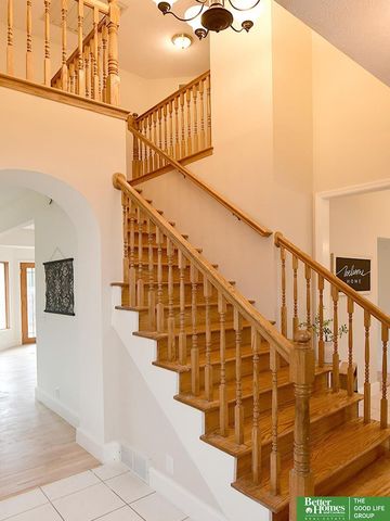 315 Pheasant Run Lane, Papillion, NE 68046