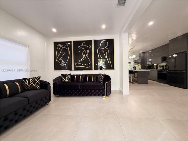 86 NW 4th St, Homestead, FL 33030