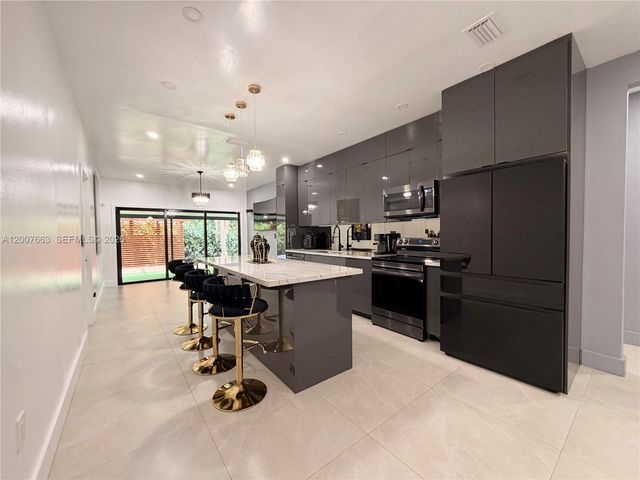 86 NW 4th St, Homestead, FL 33030