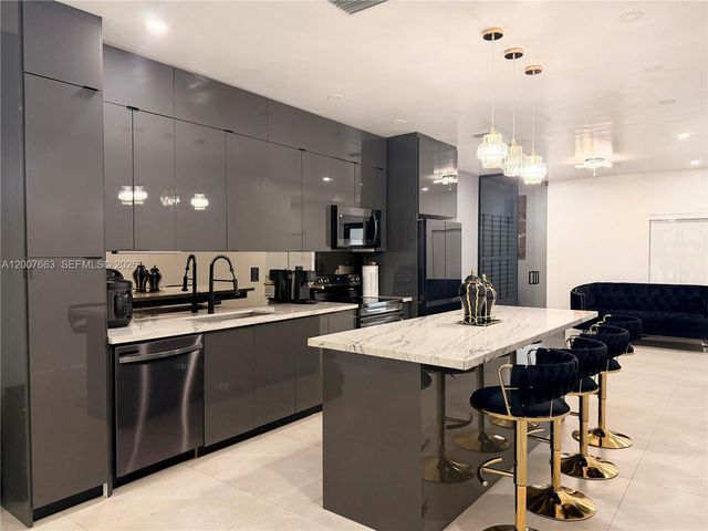 86 NW 4th St, Homestead, FL 33030