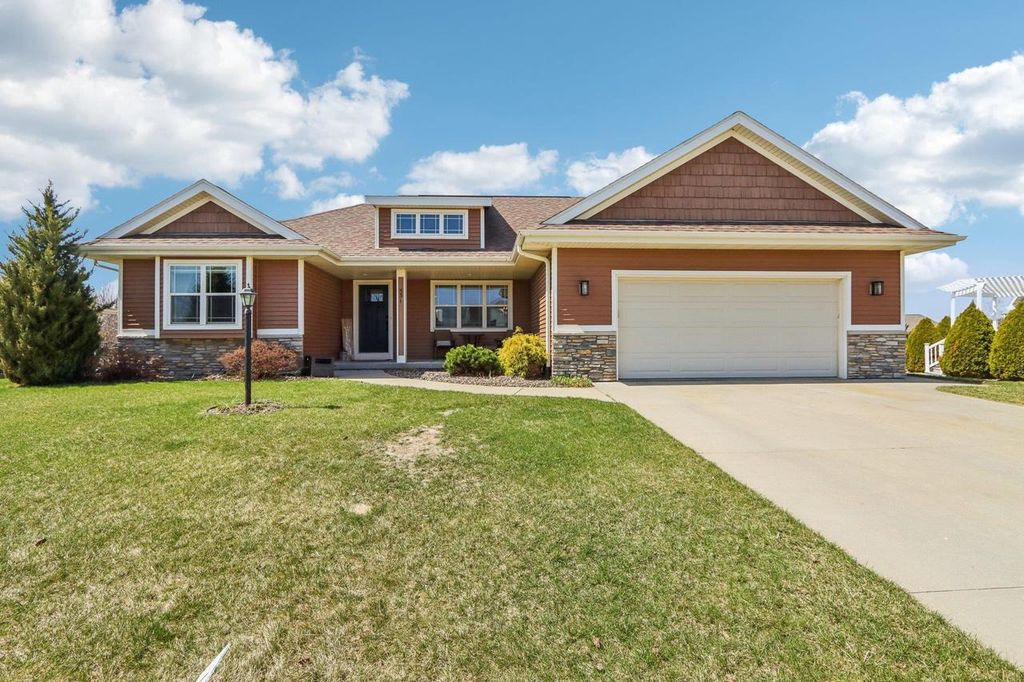 531 Whitford Avenue, Prairie Du Sac, WI 53578
