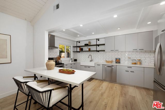 5751 Andasol Avenue, Encino, CA 91316