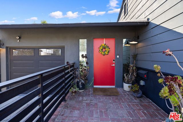 5751 Andasol Avenue, Encino, CA 91316