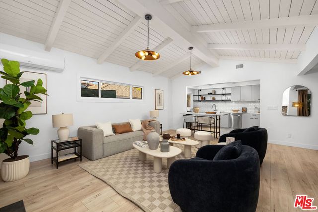 5751 Andasol Avenue, Encino, CA 91316
