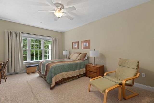 1 Pine Ridge Dr 2, Medway, MA 02053