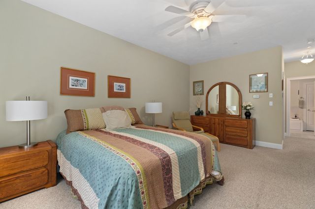 1 Pine Ridge Dr 2, Medway, MA 02053