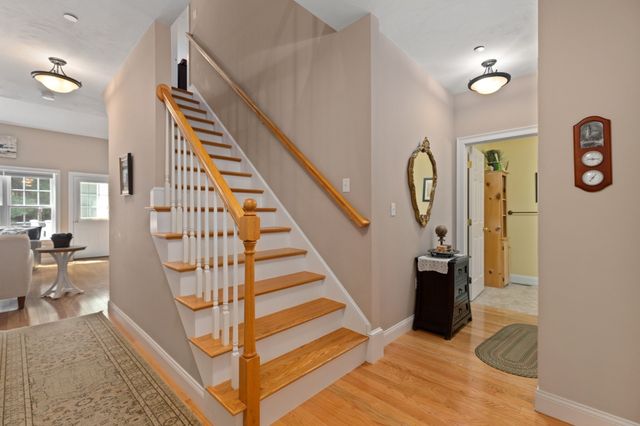 1 Pine Ridge Dr 2, Medway, MA 02053