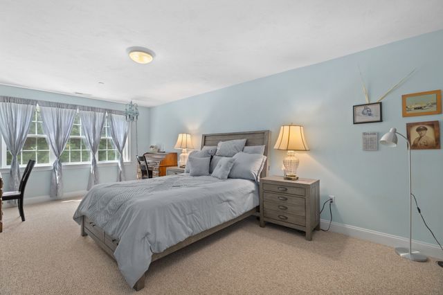 1 Pine Ridge Dr 2, Medway, MA 02053
