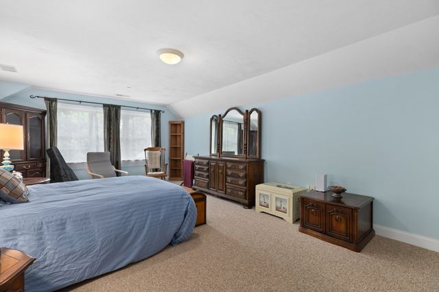 1 Pine Ridge Dr 2, Medway, MA 02053