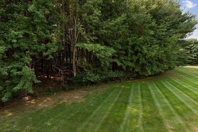 1 Pine Ridge Dr 2, Medway, MA 02053
