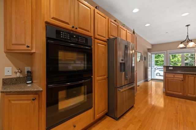 1 Pine Ridge Dr 2, Medway, MA 02053