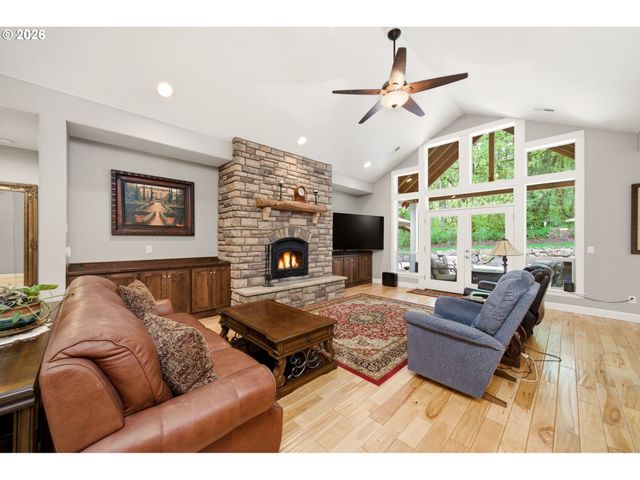 36806 Ne HOLLING Ave, La Center, WA 98629