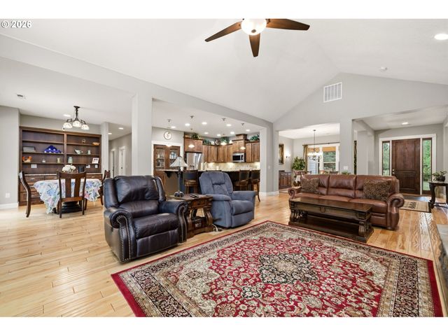36806 Ne HOLLING Ave, La Center, WA 98629