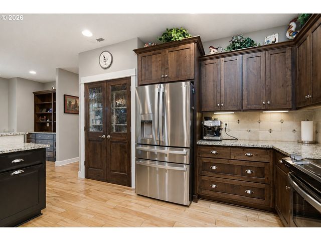 36806 Ne HOLLING Ave, La Center, WA 98629