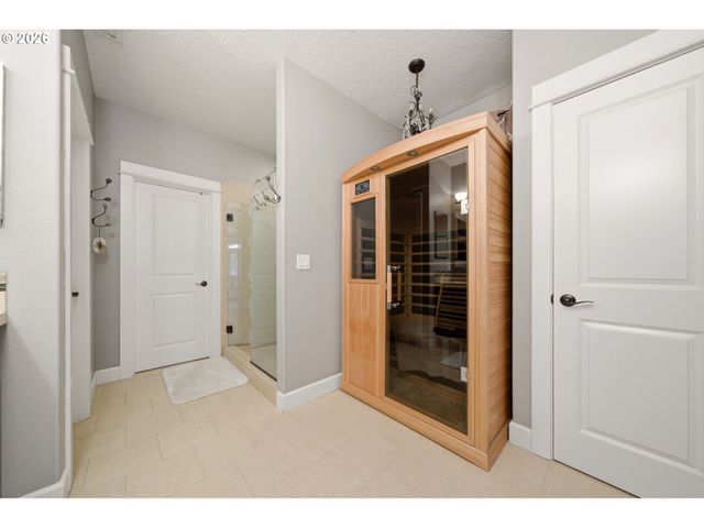 36806 Ne HOLLING Ave, La Center, WA 98629