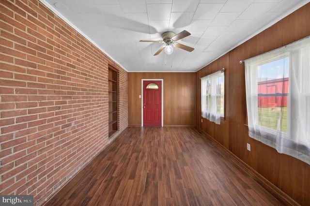 6156 STONEWALL JACKSON HWY, Front Royal, VA 22630