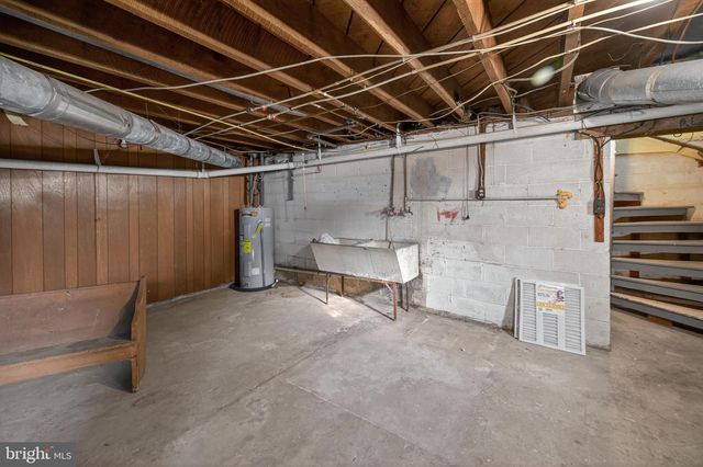 6156 STONEWALL JACKSON HWY, Front Royal, VA 22630