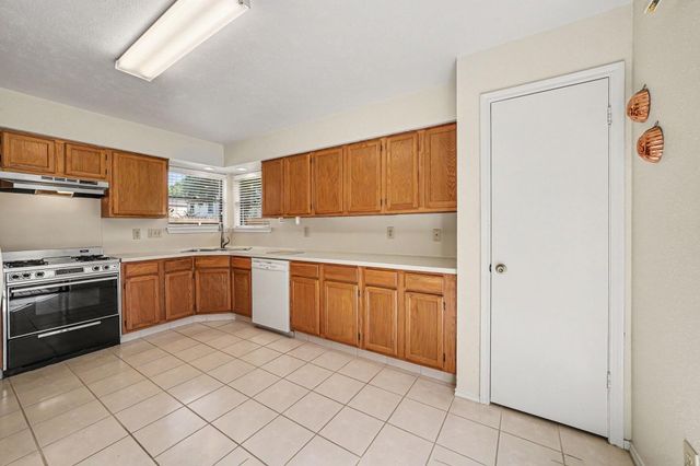 10038 Wayward Wind Lane, Houston, TX 77064