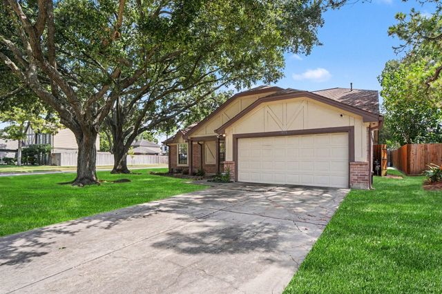 10038 Wayward Wind Lane, Houston, TX 77064