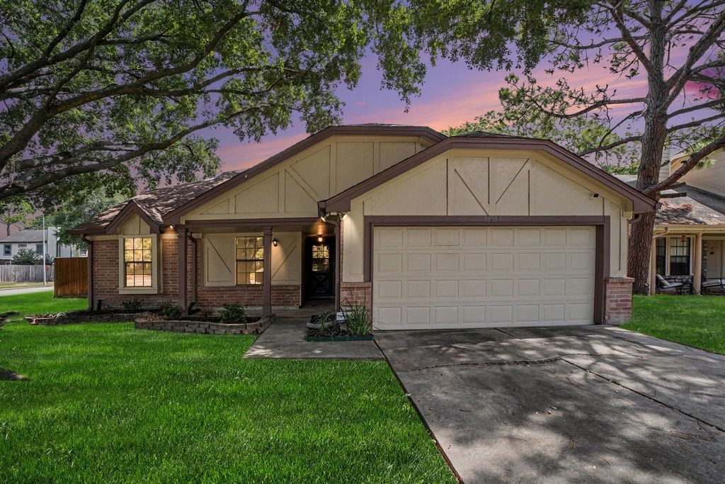10038 Wayward Wind Lane, Houston, TX 77064